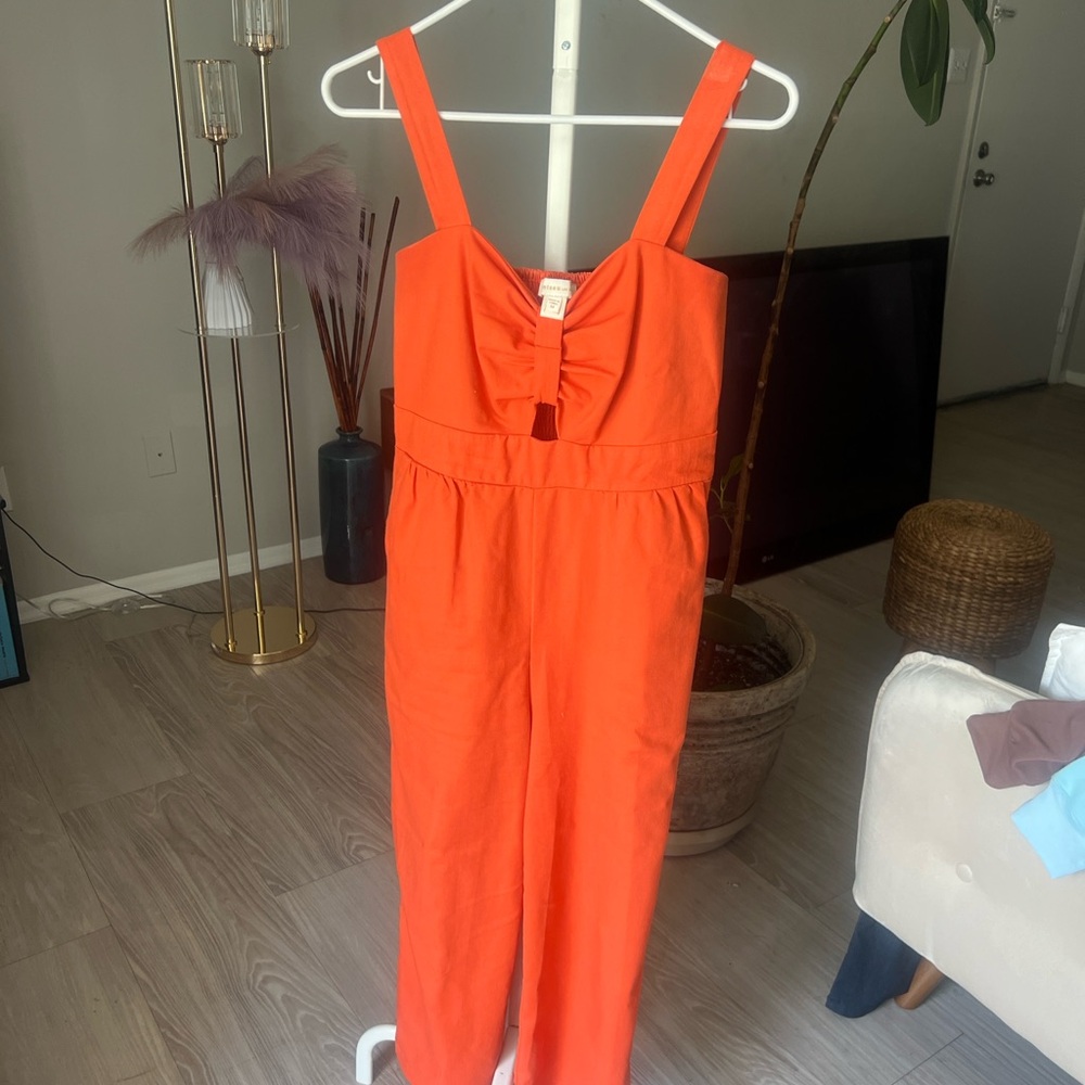 🍊 Bold & Beautiful Orange Linen Jumpsuit – Size M